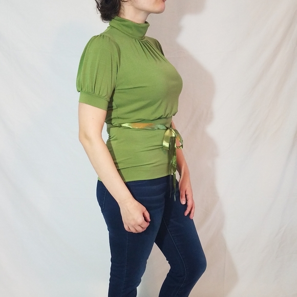 Beautiful woman's top - Picture 7 of 7